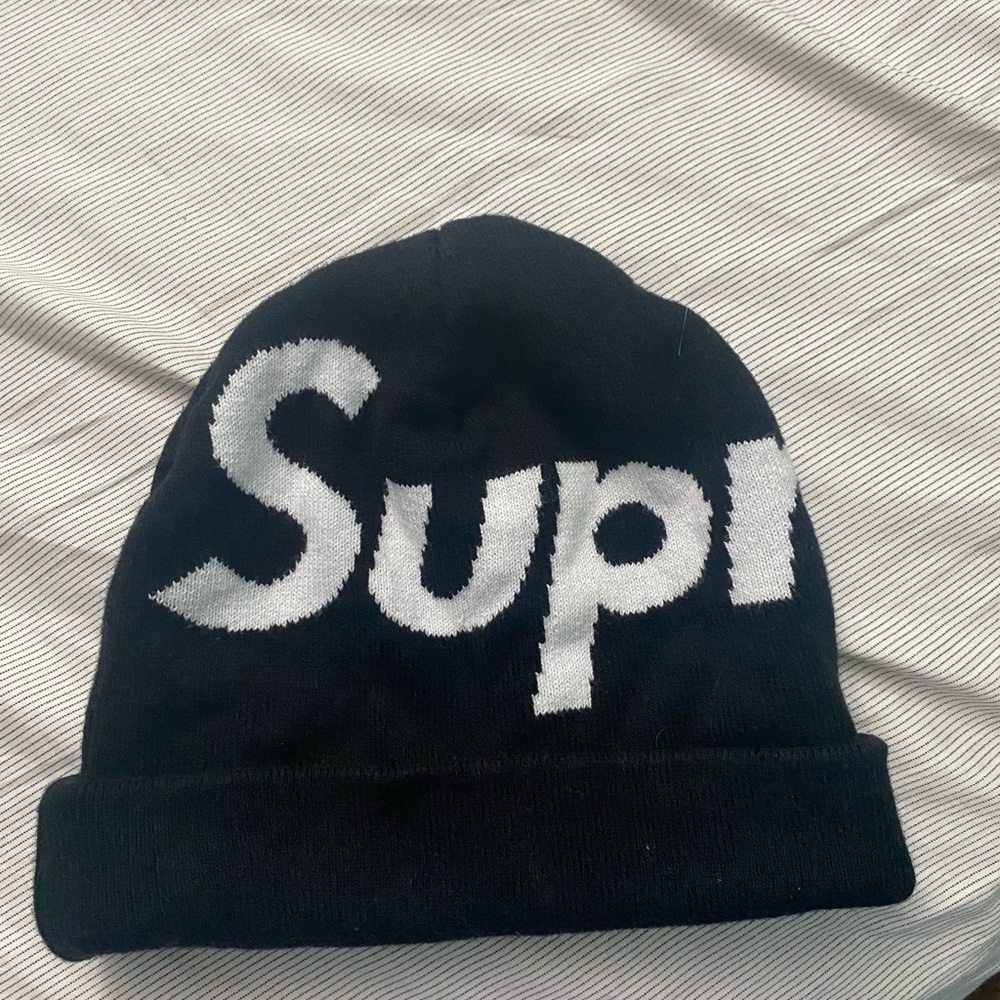 Supreme Big Logo Beanie
